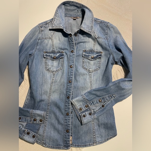 Guess denim button down - Picture 2 of 9